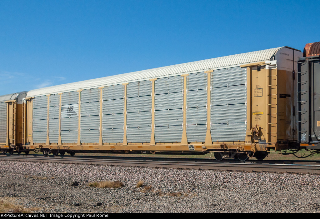 NS 171024, 89-ft Bi-Level Autorack car westbound on the BNSF